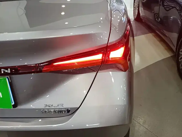 Toyota Avalon — Фото автомобиля 23