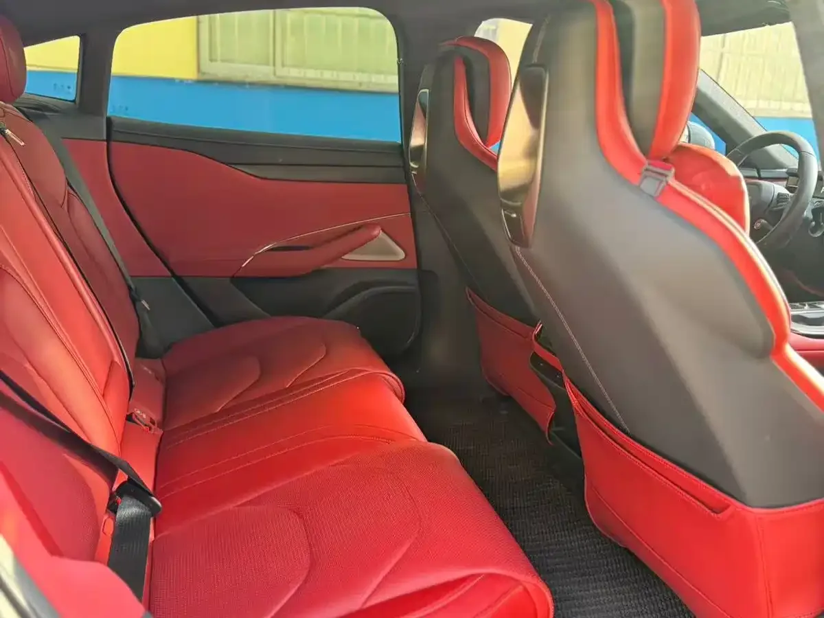 Xiaomi Auto Xiaomi SU7 2024 RWD Standard Founder's Edition — Фото автомобиля 6