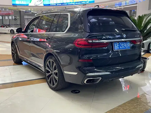 BMW X7 — Фото автомобиля 5