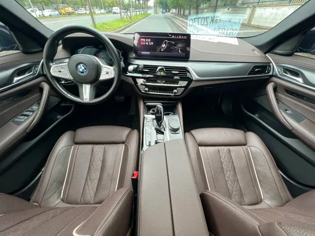 BMW 5 Series — Фото автомобиля 11