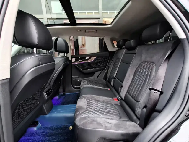 Hongqi Hongqi HS5 2022 2.0T Smart Connect Flagship AWD Edition — Фото автомобиля 9