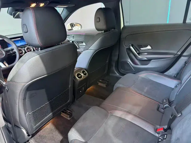 Mercedes-Benz A-Class — Фото автомобиля 10