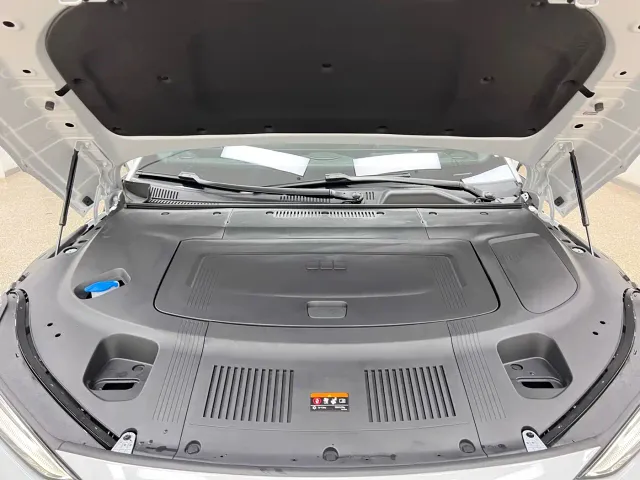 Geely Galaxy E8 — Фото автомобиля 30