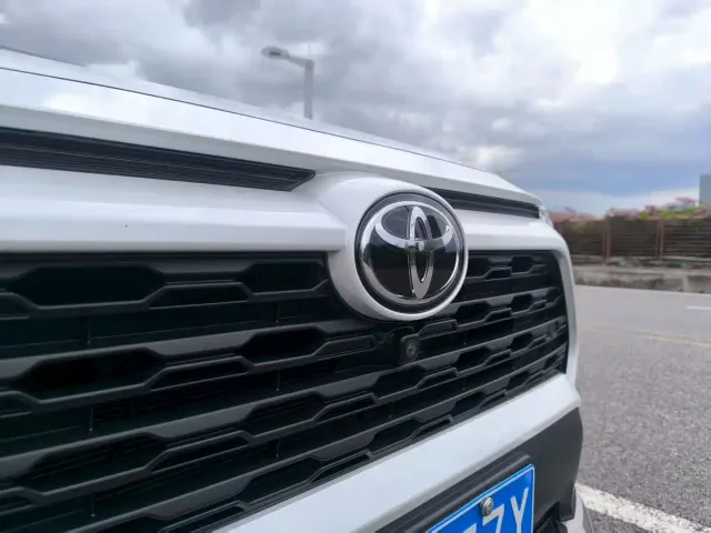 Toyota RAV4 — Фото автомобиля 16