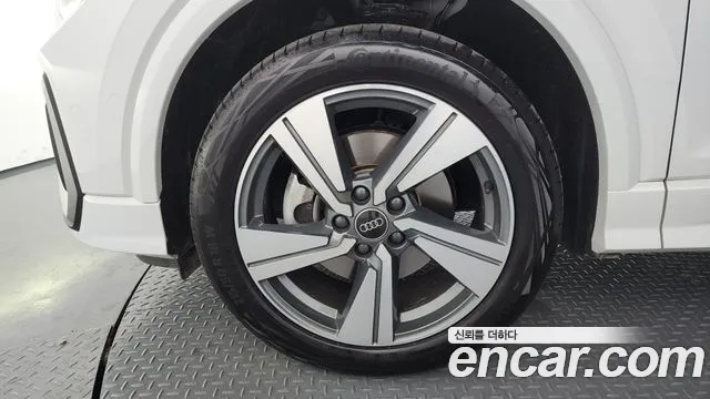 Audi Q2 35 TDI Premium — Фото автомобиля 5