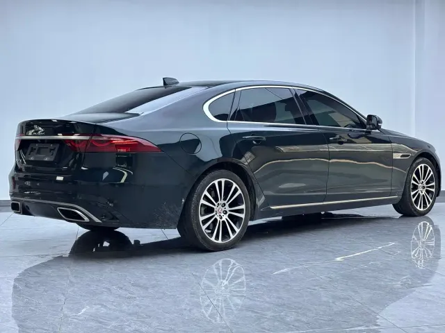 Jaguar XFL — Фото автомобиля 7