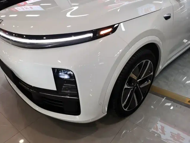 Li Auto L7 — Фото автомобиля 17
