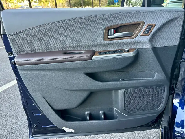 Toyota Sienna — Фото автомобиля 11