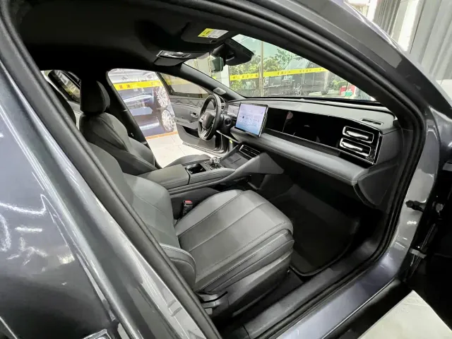 BYD Qin L — Фото автомобиля 15