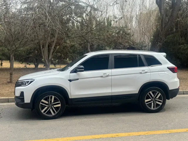 Changan CS75 — Фото автомобиля 18