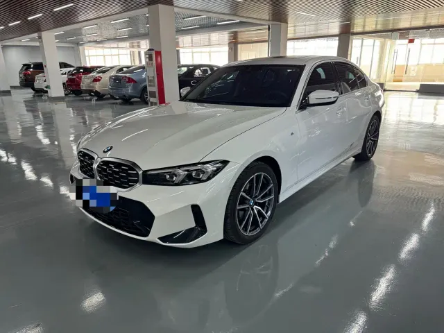 Фотография автомобиля — BMW 3 Series