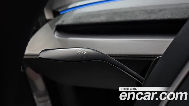 Tesla Model Y — Фото автомобиля 26