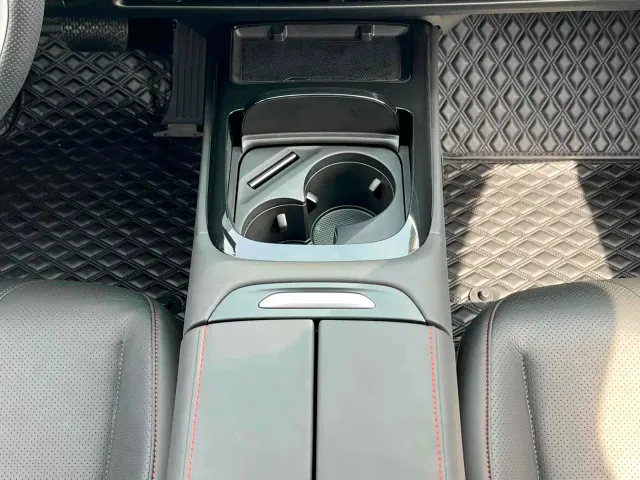 Xpeng P7 — Фото автомобиля 20