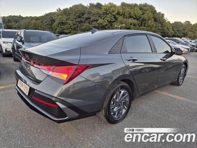 Hyundai Avante CN7 — Фото автомобиля 4