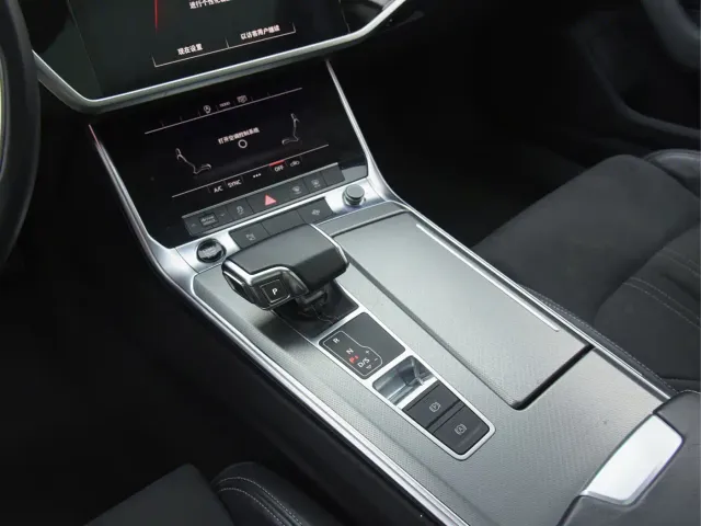 Audi A7L — Фото автомобиля 12