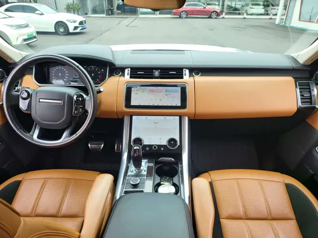 Land Rover Range Rover Sport — Фото автомобиля 6