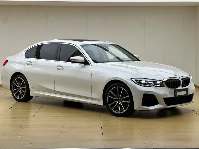 Фотография автомобиля — BMW 3 Series