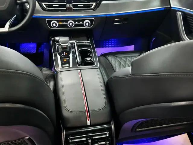 Hongqi HS5 — Фото автомобиля 16