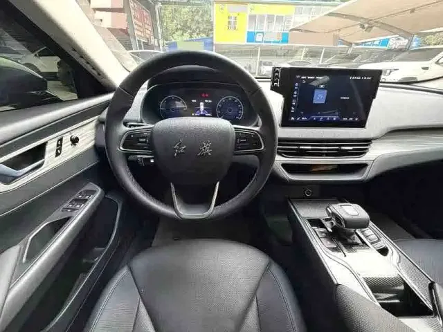 Hongqi E-QM5 — Фото автомобиля 7