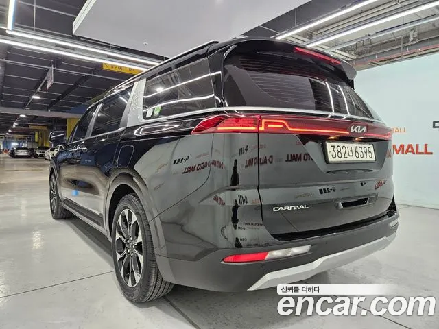 Kia Canival Carnival 4 поколение Бензин 9 мест Prestige — Фото автомобиля 4