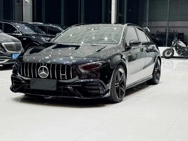 Фотография автомобиля — Mercedes-Benz A-Class AMG
