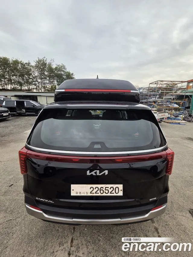 Kia Carnival — Фото автомобиля 4