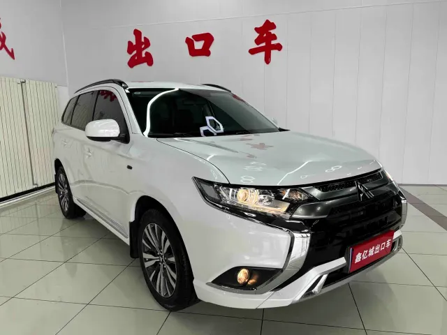 Mitsubishi Outlander — Фото автомобиля 3