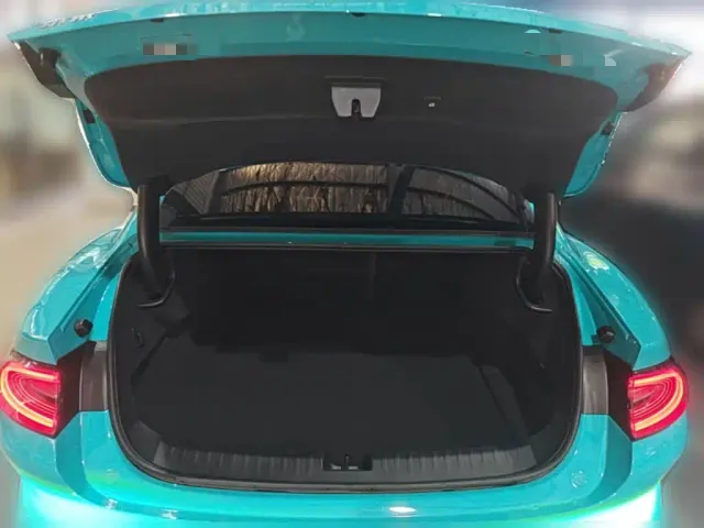 Xiaomi SU7 — Фото автомобиля 23