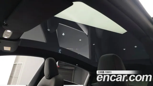 Tesla Model Y — Фото автомобиля 15
