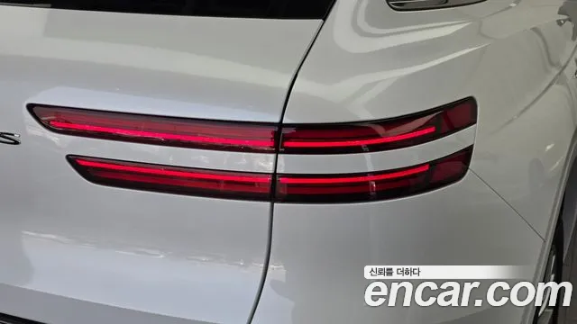 Genesis GV70 — Фото автомобиля 8