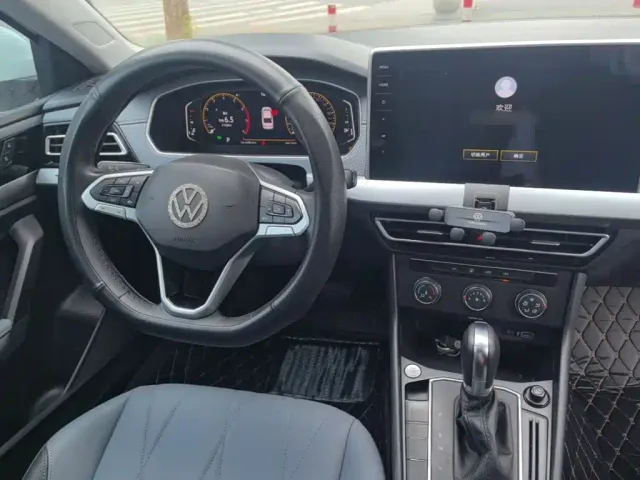 Volkswagen Lavida — Фото автомобиля 9