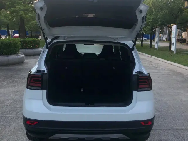 Volkswagen T-Cross — Фото автомобиля 11