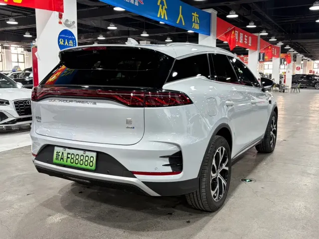 BYD Tang — Фото автомобиля 9