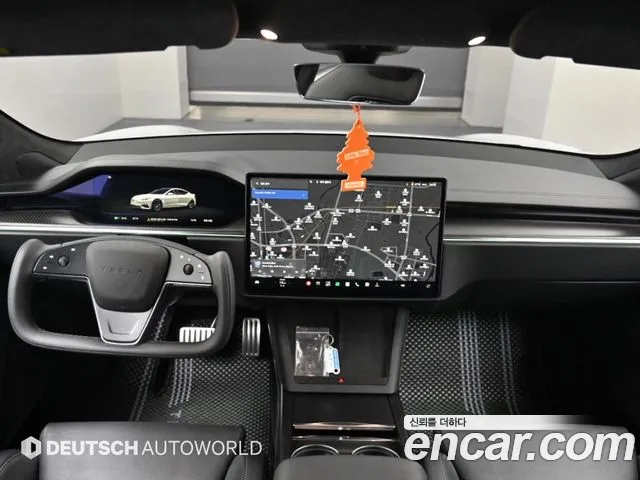 Tesla Model S — Фото автомобиля 15