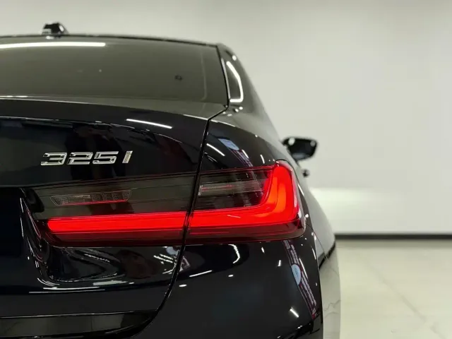 BMW 3 Series — Фото автомобиля 6
