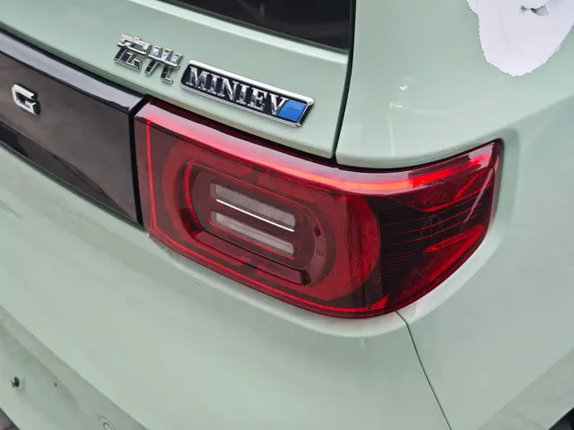 Wuling Hongguang Mini EV — Фото автомобиля 13