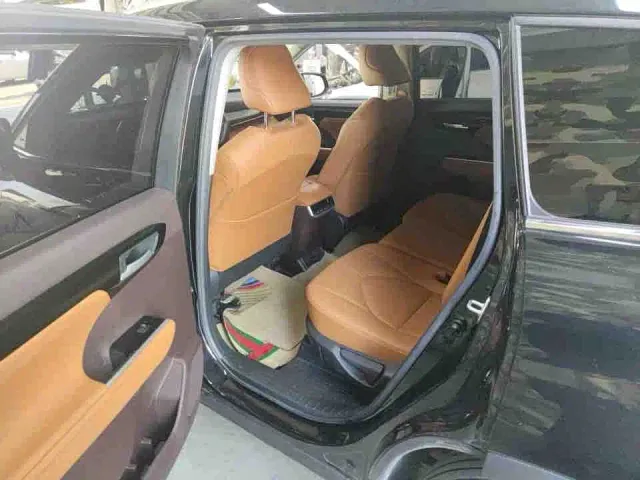 Toyota Highlander — Фото автомобиля 6