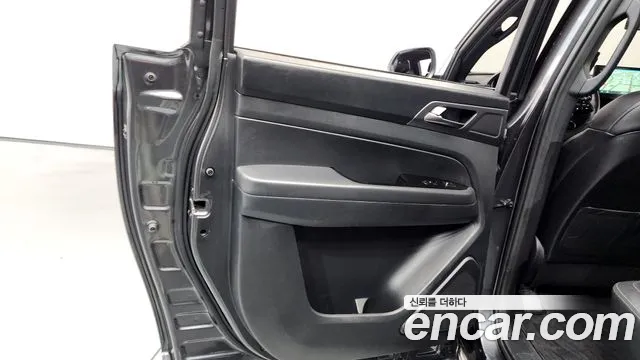 KG_Mobility_Ssangyong Rexton Новый Rexton Sport Khan Дизель 2.2 4WD — Фото автомобиля 20