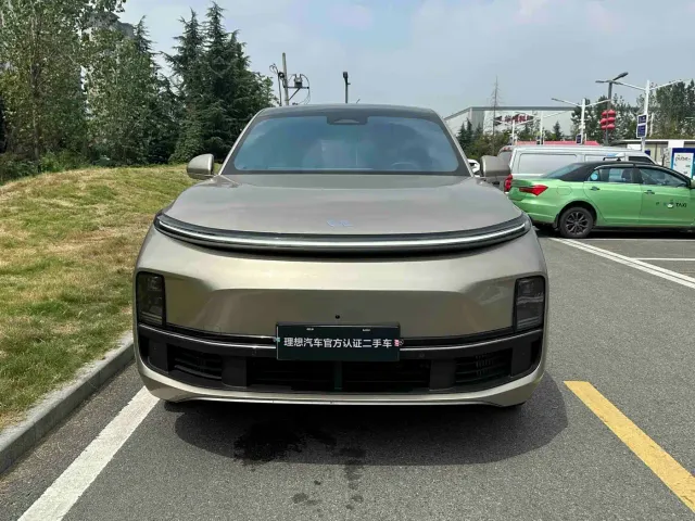 Li Auto L9 — Фото автомобиля 2