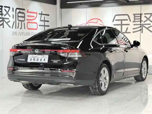 Honda Accord — Фото автомобиля 6