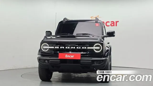 Ford Bronco — Фото автомобиля 3