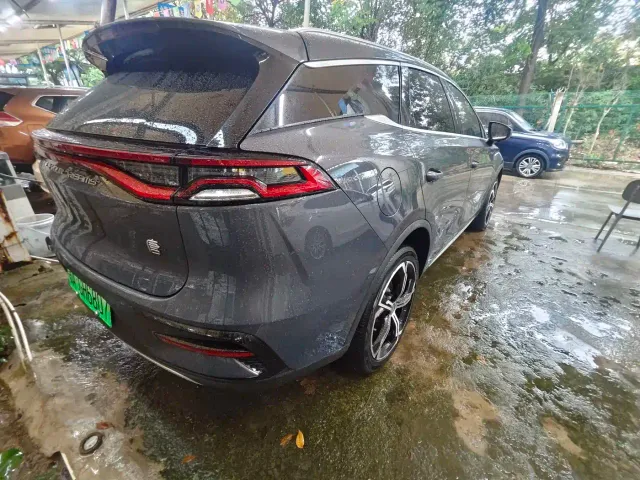 BYD Tang — Фото автомобиля 7