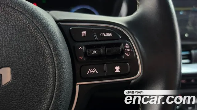 Kia Niro — Фото автомобиля 22