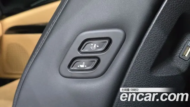 Kia Carnival Generation 4 — Фото автомобиля 30