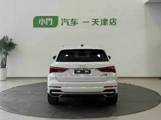 Audi Q3 — Фото автомобиля 4