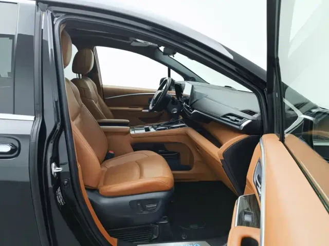 Toyota Sienna — Фото автомобиля 23