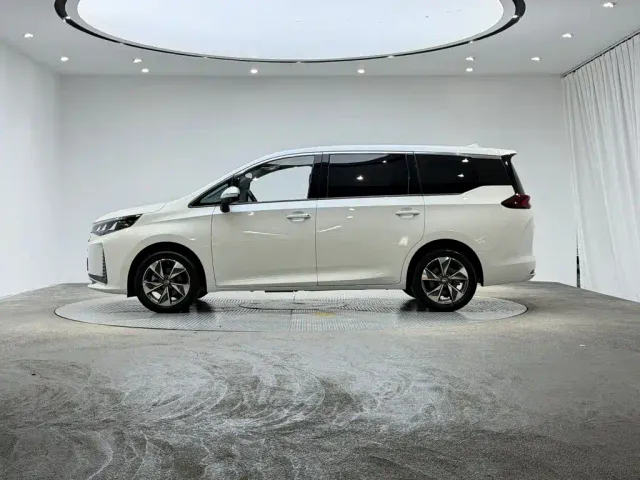 GAC Trumpchi M6 — Фото автомобиля 11