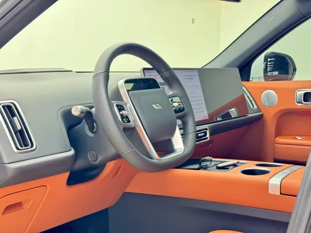 Li Auto L7 — Фото автомобиля 7