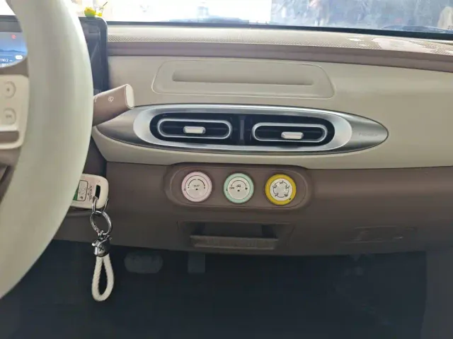 Wuling Hongguang Mini EV — Фото автомобиля 12