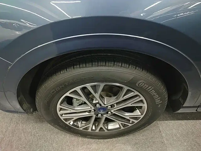 Ford Escape — Фото автомобиля 22